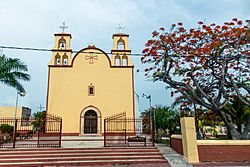Templo La Natividad Cenotillo Yuc.jpg