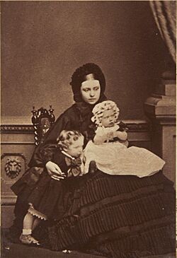 Archivo:Victoria, Crown Princess of Prussia with her children