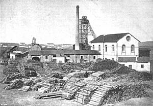 Archivo:1898-03-30, La Ilustración Española y Americana, La catástrofe de Bélmez (Córdoba) E. Lupiáñez (cropped) La mina Santa Isabel, donde ocurrió la explosión el 17 del actual