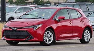 Archivo:2021 Toyota Corolla SE Hatchback