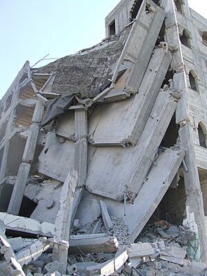 Archivo:32 - Destroyed orphans school