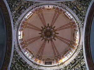 Archivo:BasilicaAspeInterior2