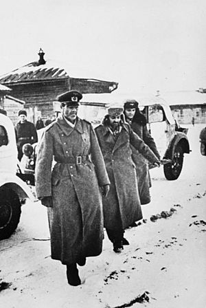 Archivo:Bundesarchiv Bild 183-F0316-0204-005, Russland, Paulus in Kriegsgefangenschaft