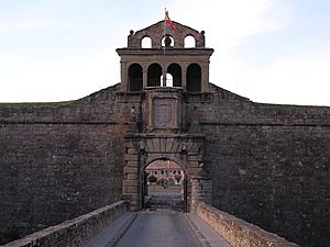 Archivo:CiudadeladeJaca(Huesca)