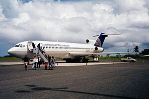 Archivo:Continental Micronesia (Continental Airlines) Boeing 727-224-Adv N69741 (25350448864)