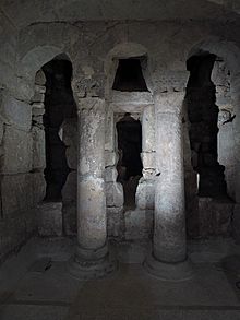 Archivo:Cripta de San Antolín. Catedral de Palencia