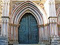 De bronce - La puerta izquieda ( Iglesia del Real Monasterio de Santa María de Guadalupe) (21329864359)