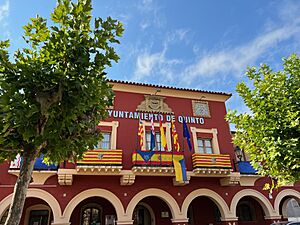 Archivo:Fachada Casa Consistorial de Quinto