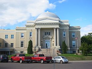 Archivo:Lake Co Courthouse 002