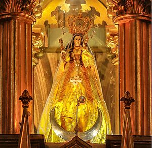 Archivo:Nuestrasenoracisnealtar