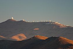 Observatoire de LaSilla depuis la route de Las Campanas.jpg