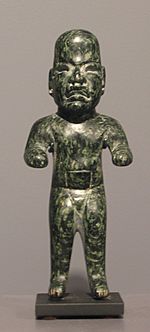 Archivo:Olmec figurine, serpentine