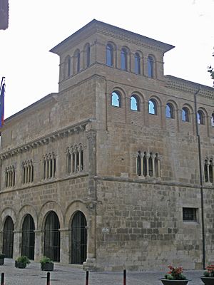 Archivo:Palacio de los reyres de navarra
