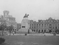 Peru - 43-2537 - Plaza of San Martin