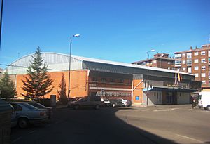 Archivo:Polideportivo Municipal Ángel Nieto (Zamora)