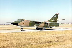 Archivo:RB-66B