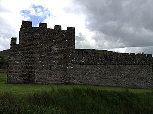 Archivo:Reconstruction Turret at Vindolanda II