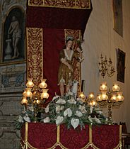 San Juan Bautista en su trono para sus fiestas.
