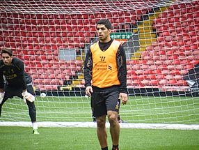 Archivo:Suarez in training 2013
