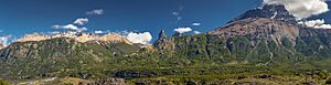 Archivo:Surroundings of Cerro Castillo, Chile