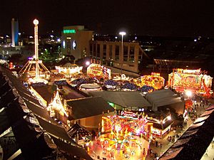 Archivo:Texas State Fair at night