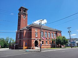 Town Hall, Brookfield MA.jpg