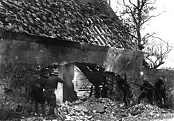 166th Infantry in action in Villers sur Fere HD-SN-99-02274.JPEG
