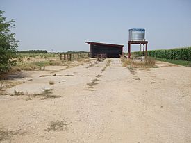 Archivo:2012-08-18-Sariñena-pista-viejo-aerodromo