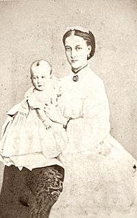 Archivo:Alexandra with Albert Victor