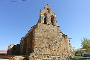 Archivo:Antigua iglesia de Santibáñez de Vidriales 02