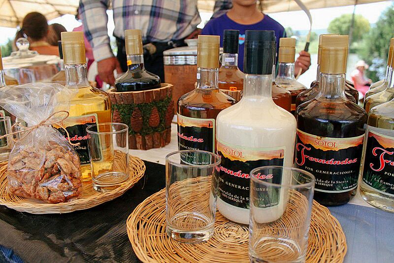 Botellas de sotol Fernández