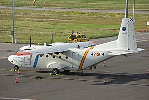 Archivo:CASA C-212 INTA (ICARE 2010)