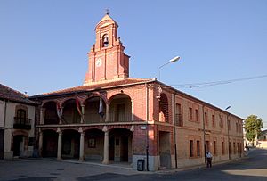 Archivo:Casa consistorial de Mozoncillo