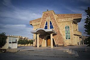 Archivo:Cathedral of Saint John the Baptist for the Assyrian Church of the East in Ankawa 08