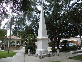 Constitution Monument in Plaza De La Constitucion.JPG