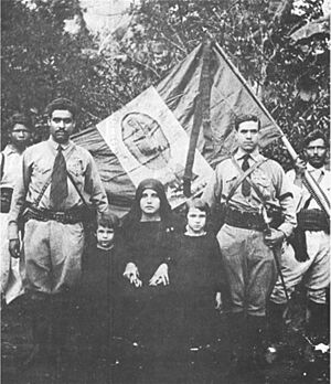 Archivo:Cristero-leaders-and-their-banner