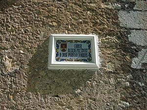 Archivo:Detalle de la placa de la calle de Tormos dedicada al alcalde José Perelló Torrens