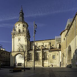 Gasteiz 2021 - main façade.jpg