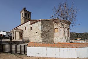 Archivo:Iglesia de San Vicente Mártir, Paredes de Escalona, fachada este y ábside