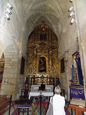 Archivo:Interior de la iglesia de San Lorenzo de Córdoba--3