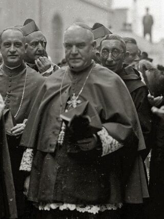 Isidro Gomá en el XXX Congreso Eucarístico Internacional en Cartago - Fondo Marín-Kutxa Fototeka.jpg