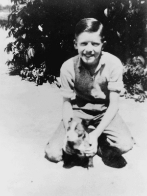 Archivo:Jimmy Carter with his dog Bozo 1937