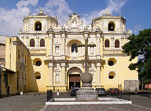 Archivo:La Merced Church Antigua Guatemala 2
