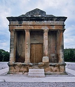 Archivo:Mausoleu de Favara 2