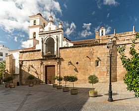 Merida Co-cathedral 2023 - south façade panorama.jpg