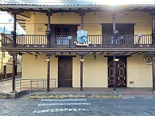 Archivo:Municipio del Cantón Gualaceo