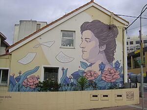 Archivo:Muralpardobazan