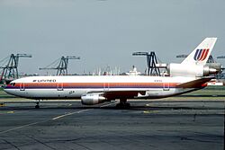N1819U McDonnell Douglas DC-10-10 United Airlines, Newark International Airport 1980.jpg