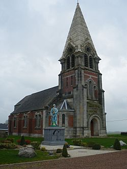 Neuville-Bourjonval - Eglise et monument aux morts.JPG