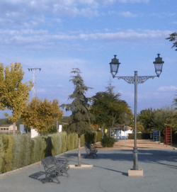 Archivo:Parque de la Calle Láchar, en Peñuelas